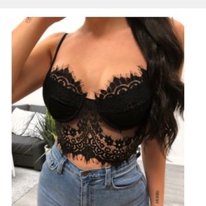 Lace crop tops